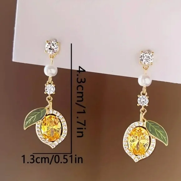 ✨Betsey Johnson Alora Lemon Drop Rhinestone Earrings - Picture 5 of 6